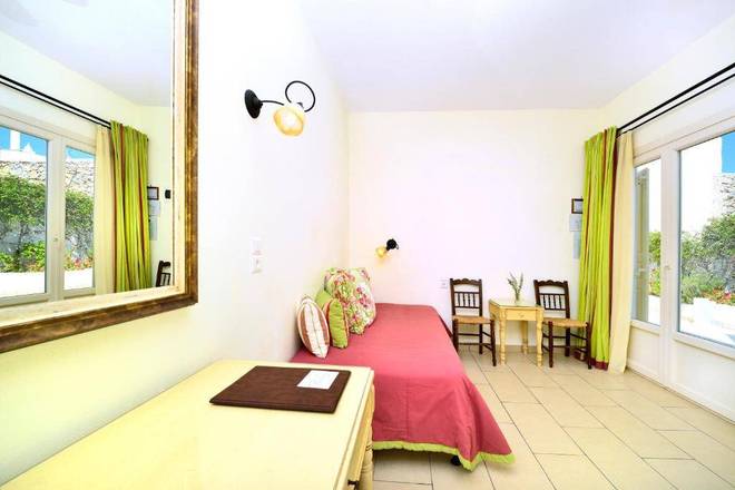Pelican Hotel, Mykonos
